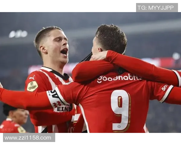 范佩西：从阿贾克斯到曼联的传奇之路与足球生涯回顾